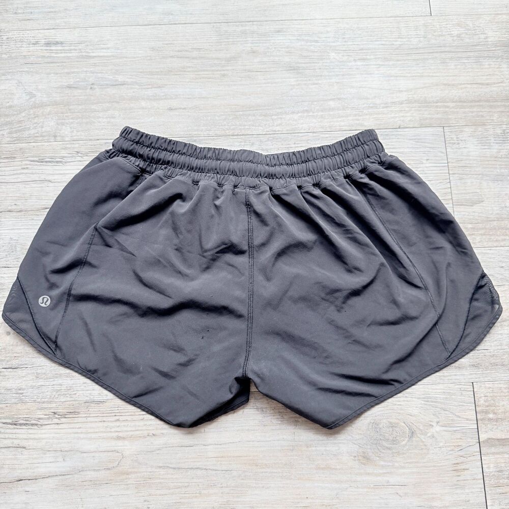 Lululemon Hotty Hot Low Rise Lined Shorts 4" Black Running Athletic Size 8 Med